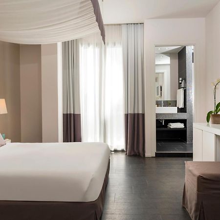 Hotel Ines Cattolica Eksteriør bilde