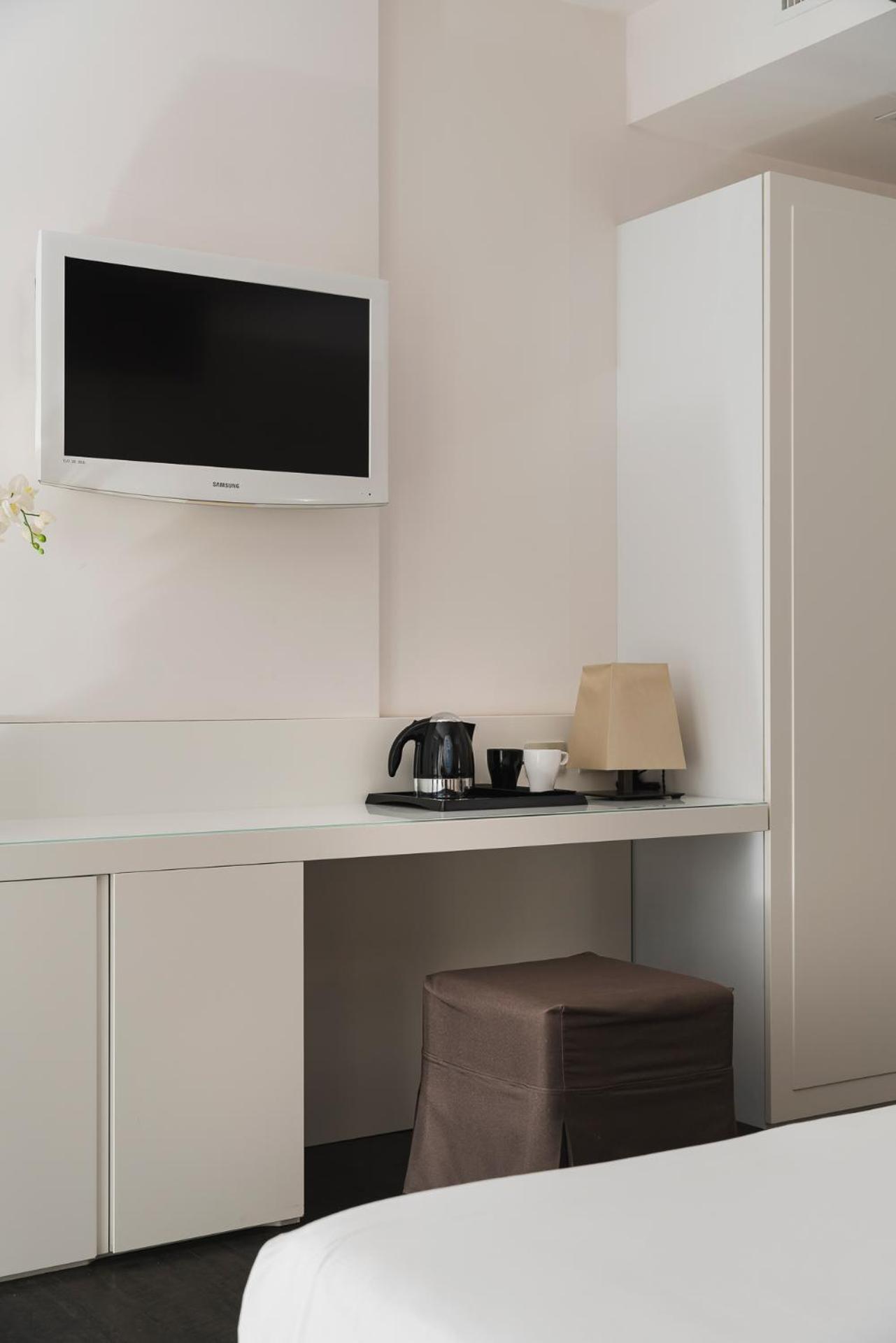 Hotel Ines Cattolica Eksteriør bilde