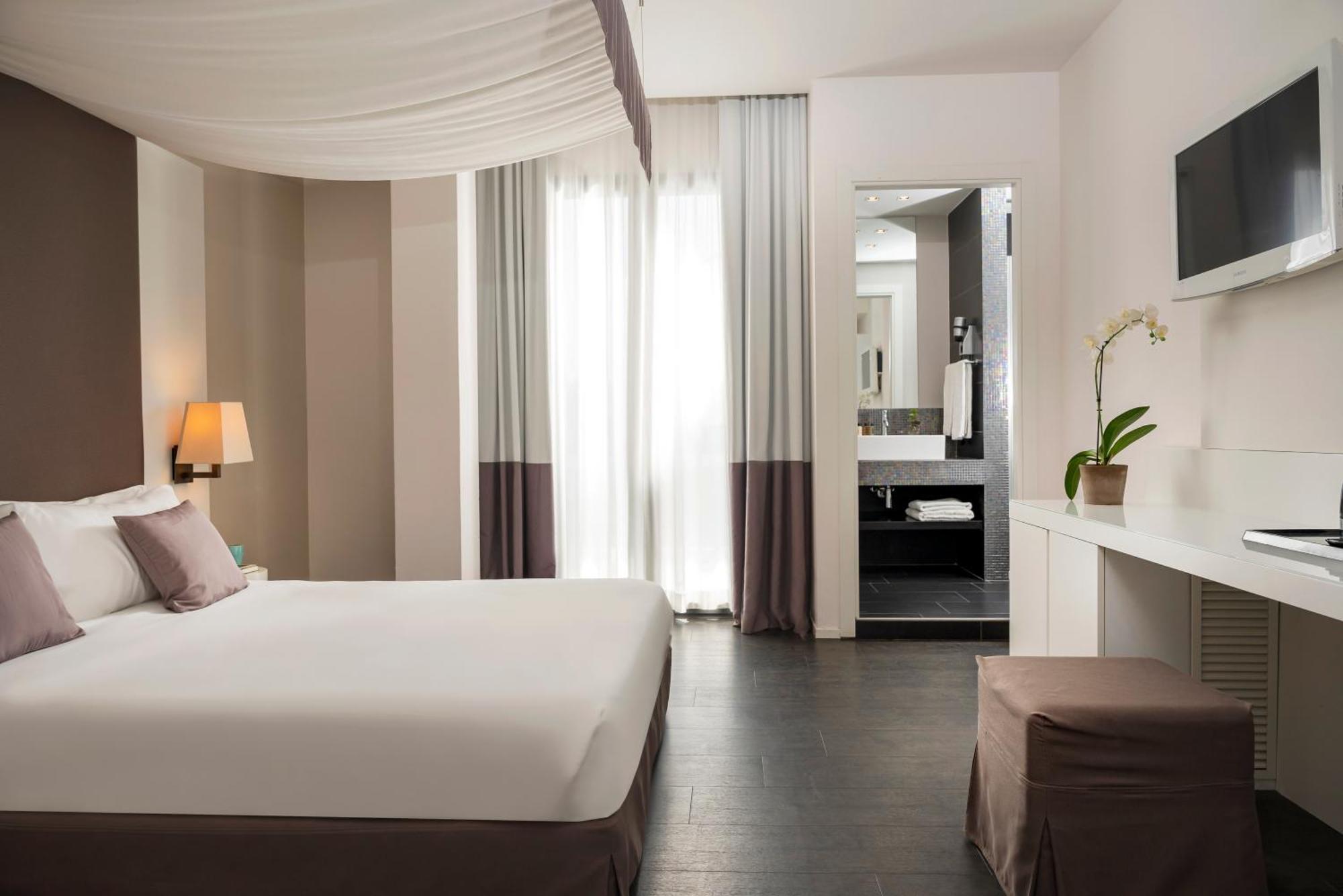 Hotel Ines Cattolica Eksteriør bilde