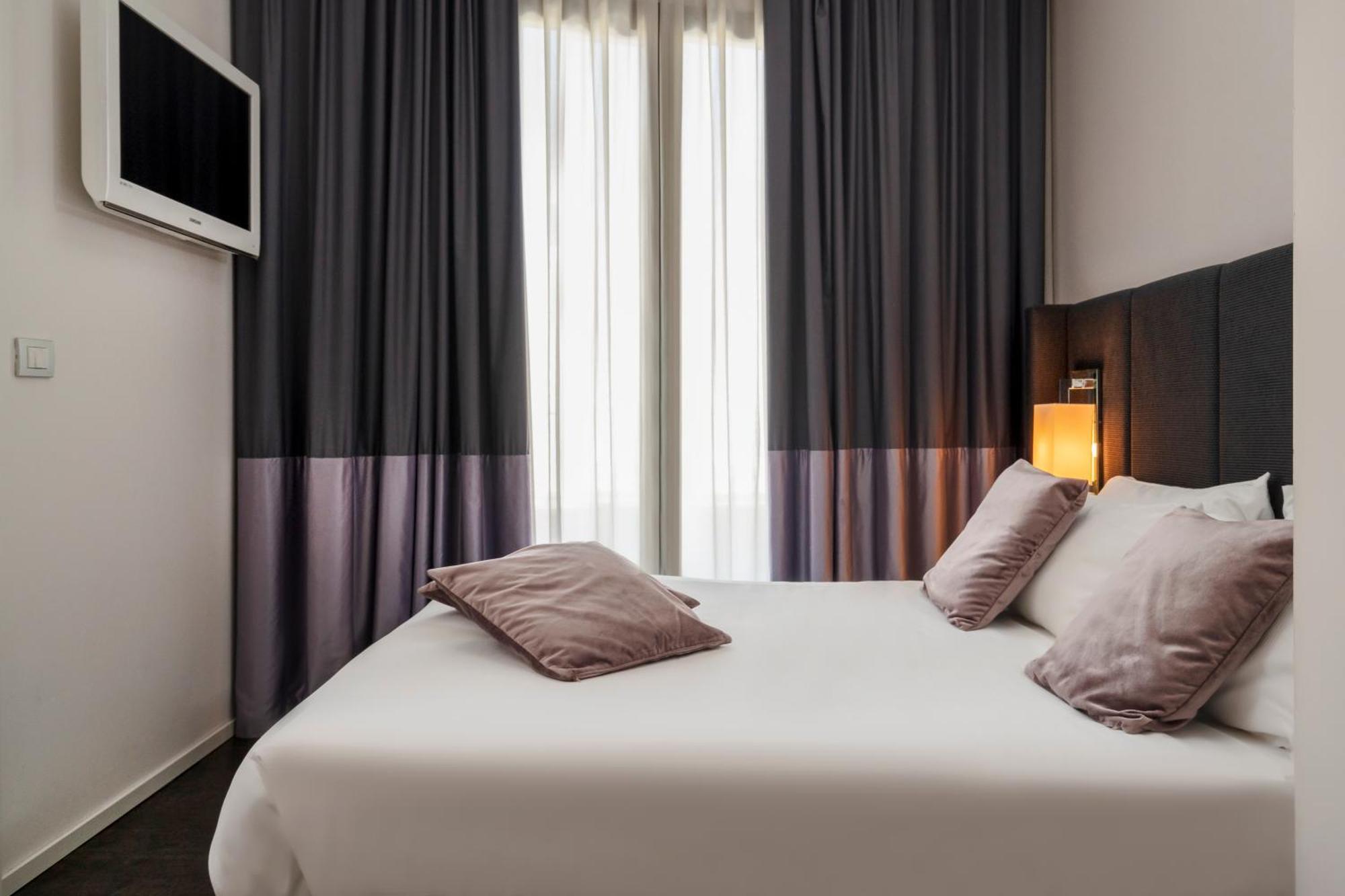 Hotel Ines Cattolica Eksteriør bilde